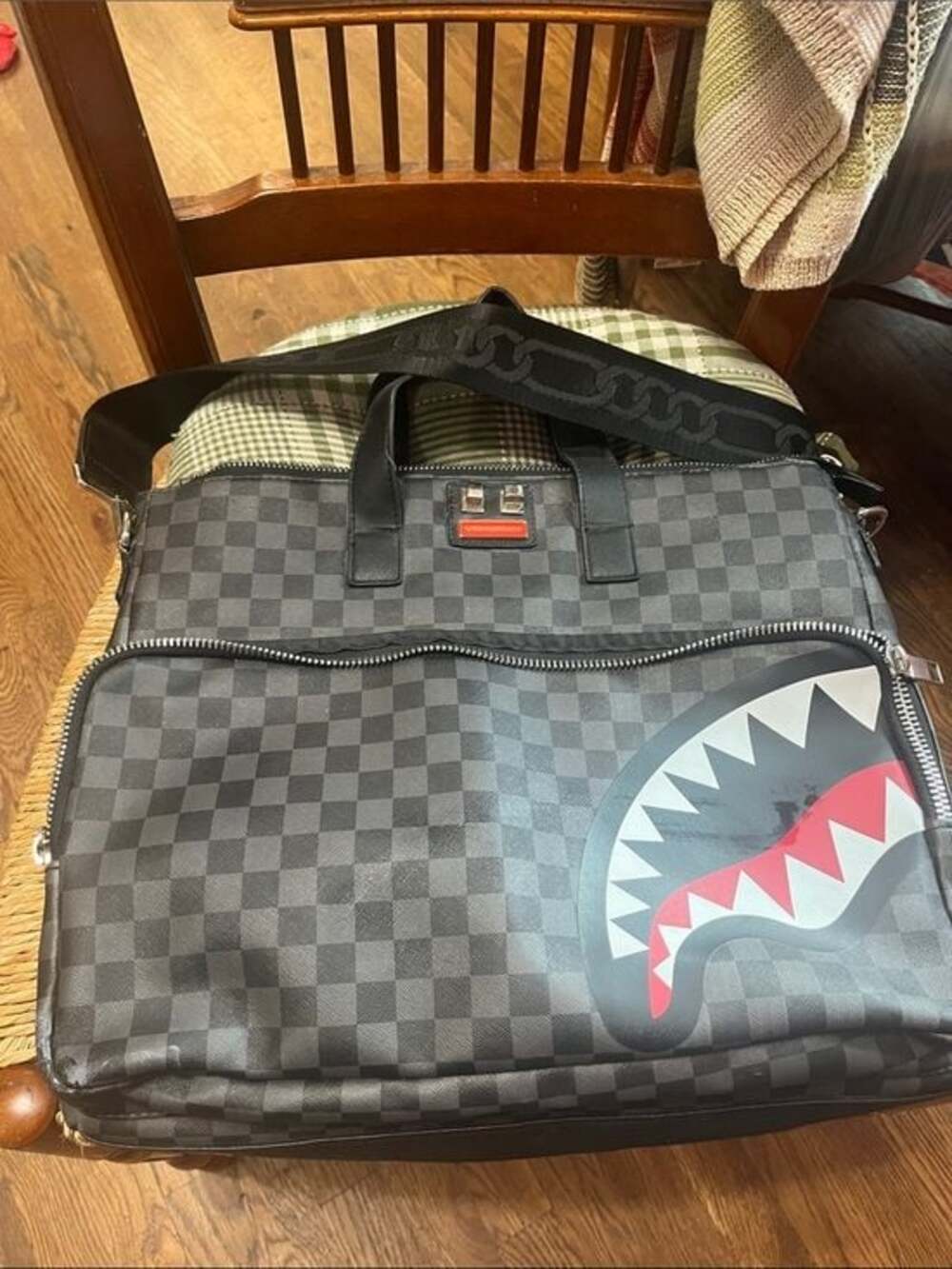 Sprayground Travel case Shark in Paris limited edition